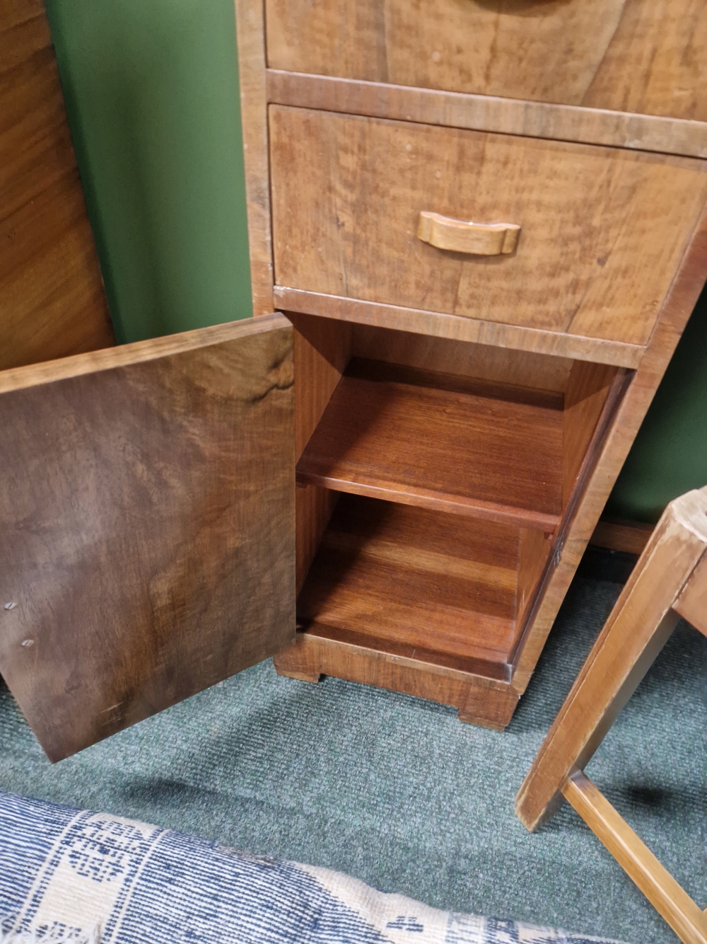 AN ART DECO WALNUT CORNER DRESSING TABLE AND STOOL TOGETHER WITH A TALLBOY CABINET - Image 13 of 31