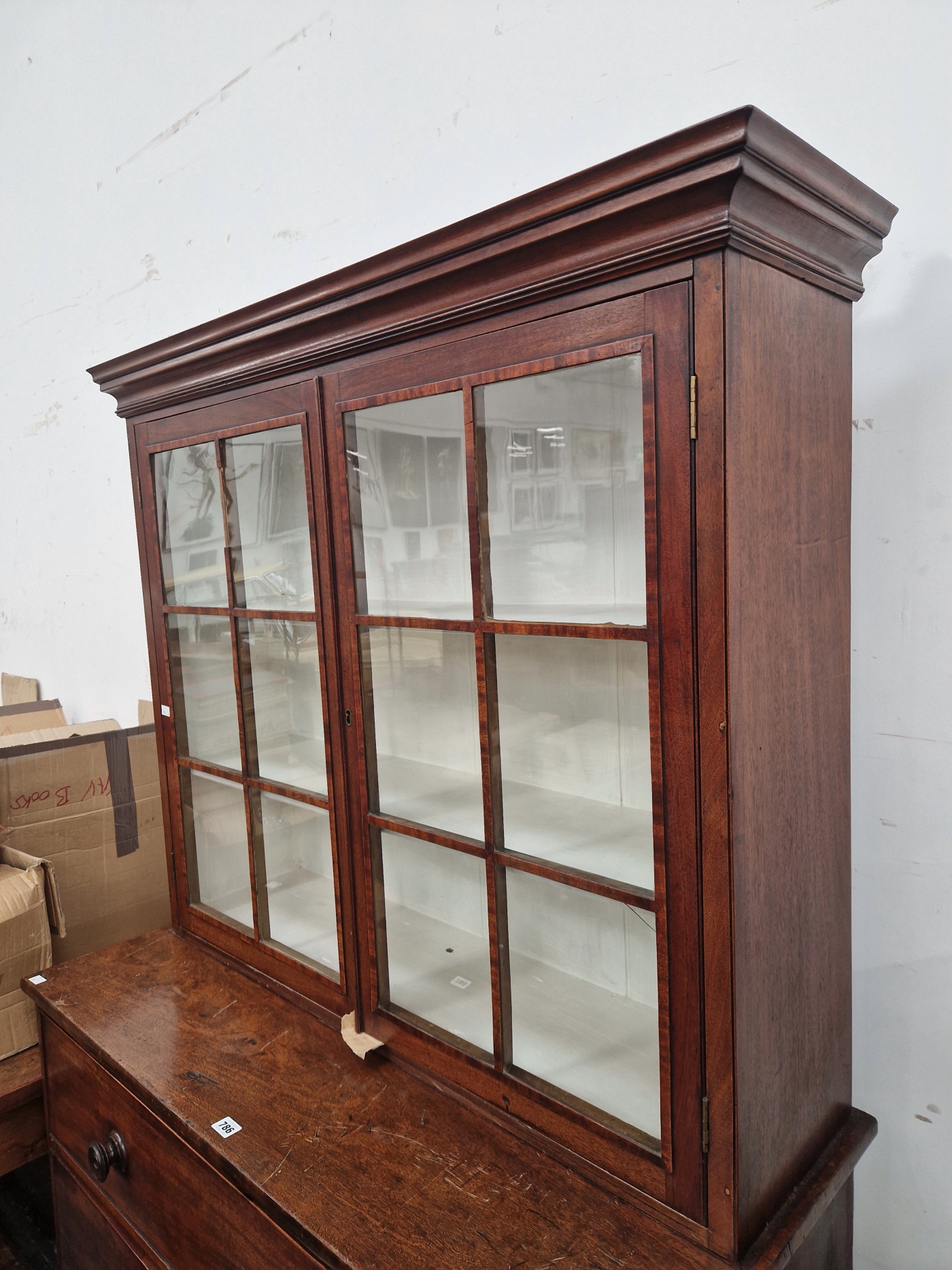 AN ANTIQUE MAHOGANY DISPLAY CABINET WITH A CHEST OF THREE LONG DRAWERS BASE.   W 112 x D 51 x H - Image 3 of 4
