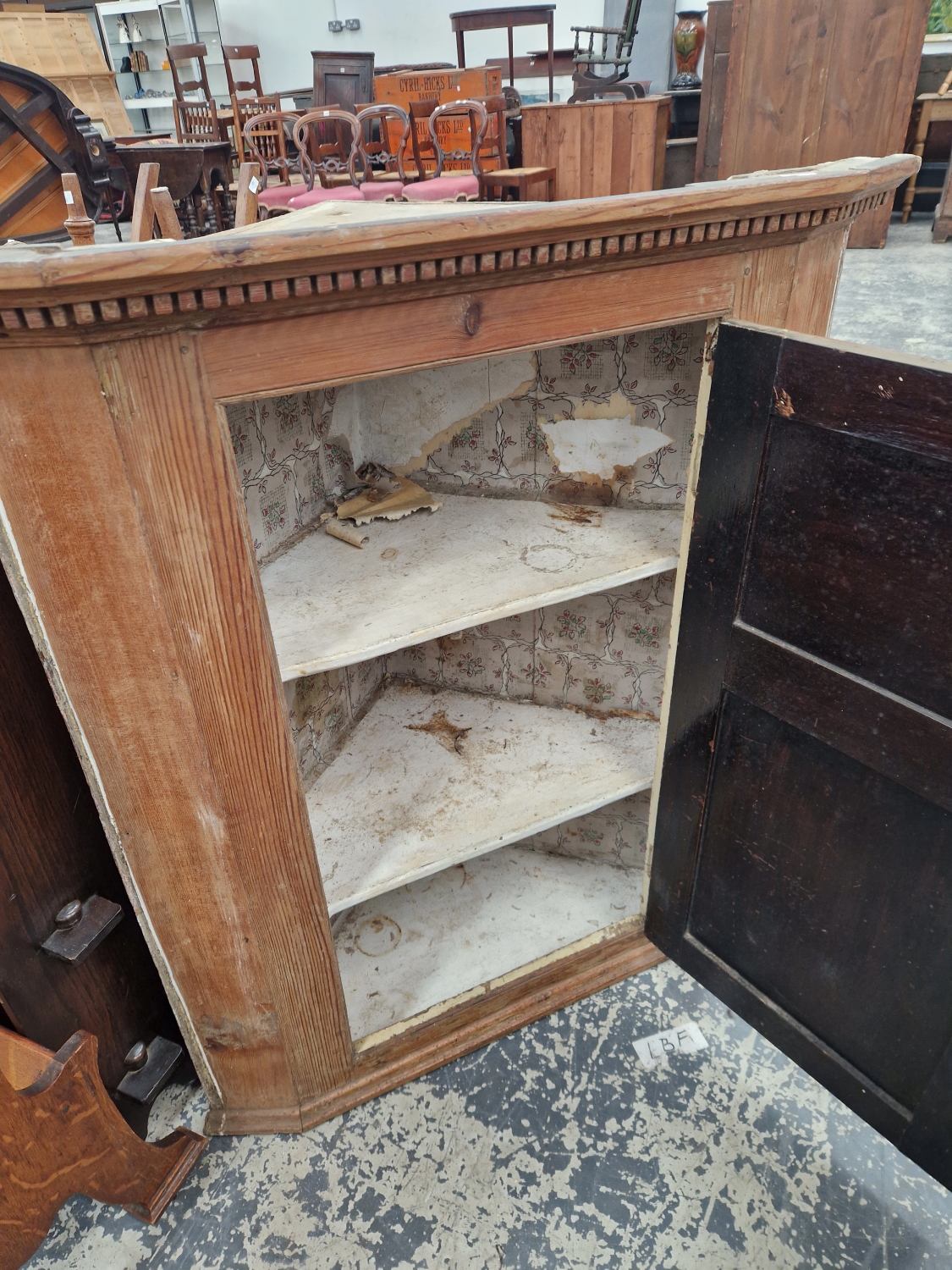 A 19TH CENTURY PINE CORNER CABINET WITH FIELDED PANEL DOOR. - Image 3 of 3