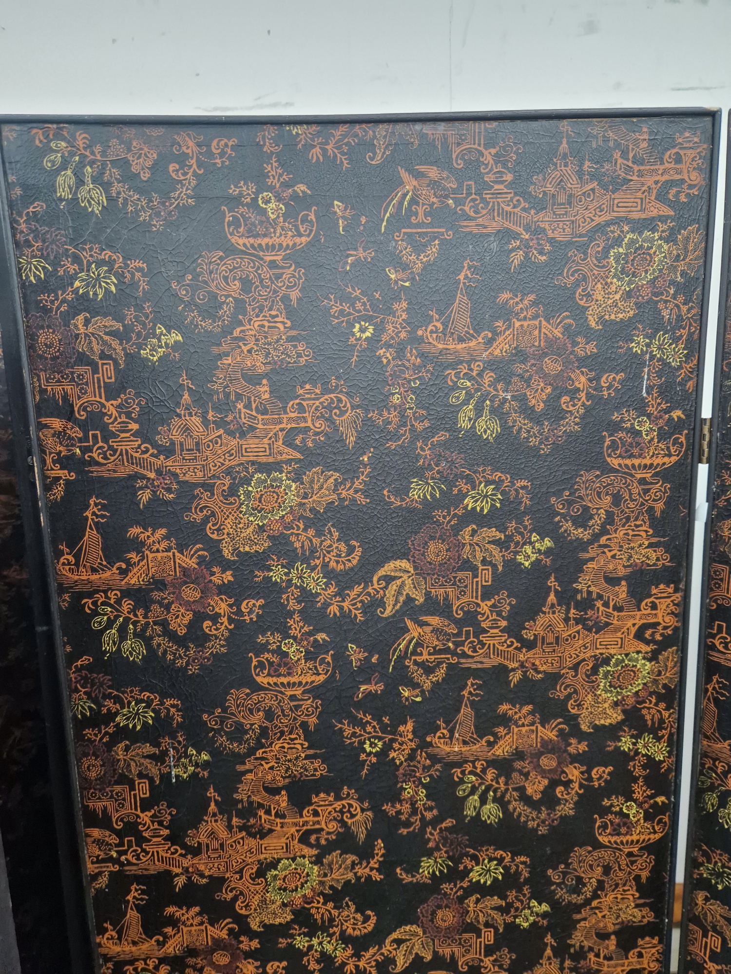 A PAIR OF FOUR FOLD SCREENS, THE BLACK LACQUER TO ONE SIDE WITH YELLOW CHINOISERIE PAVILIONS, - Image 3 of 6