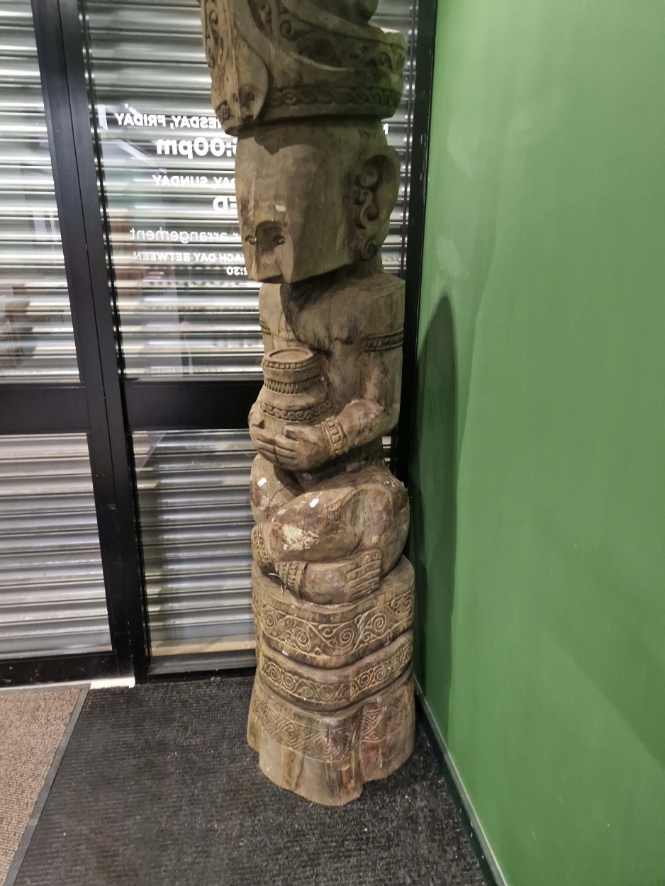 AN INTERESTING FAR EASTERN CARVED HARDWOOD TOTEM. - Image 2 of 3