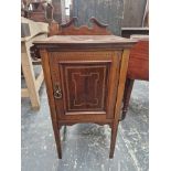 AN EARLY 20th C. BARBERS POLE LINE INLAID MAHOGANY BEDSIDE CUPBOARD