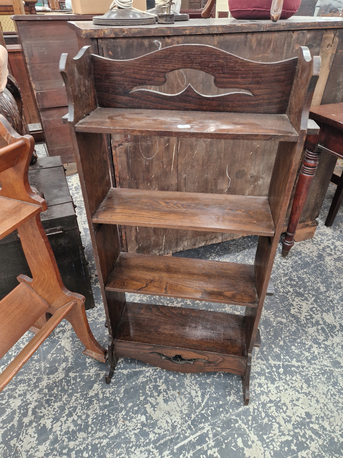 AN ARTS AND CRAFTS OAK BOOK STAND TOGETHER WITH A SMALL OAK BOOKCASE - Image 3 of 4