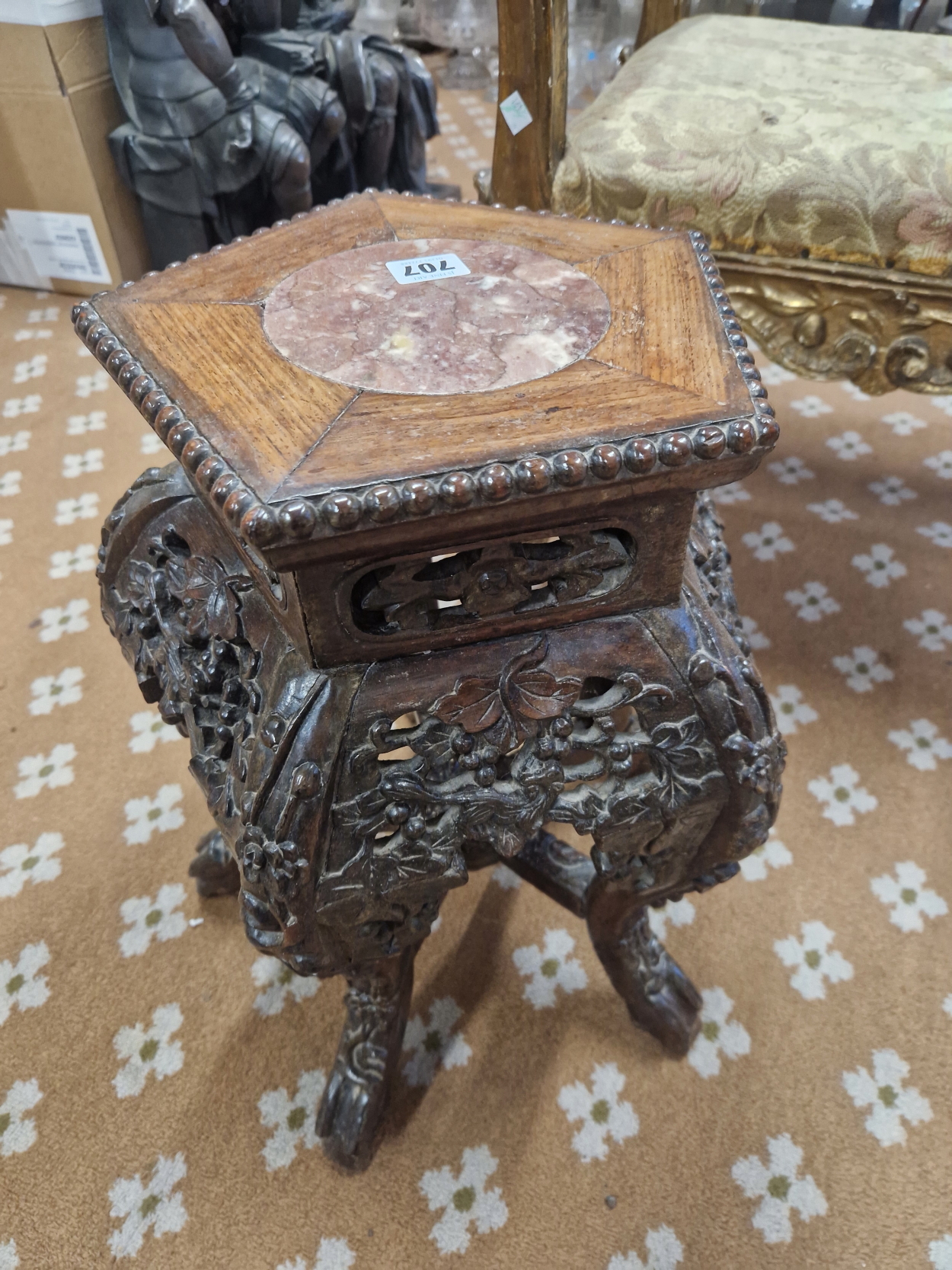 A CHINESE HARDWOOD STAND, THE FIVE SIDED BEAD EDGED TOP INSET WITH A MARBLE ROUNDEL ABOVE PIERCED - Image 3 of 3