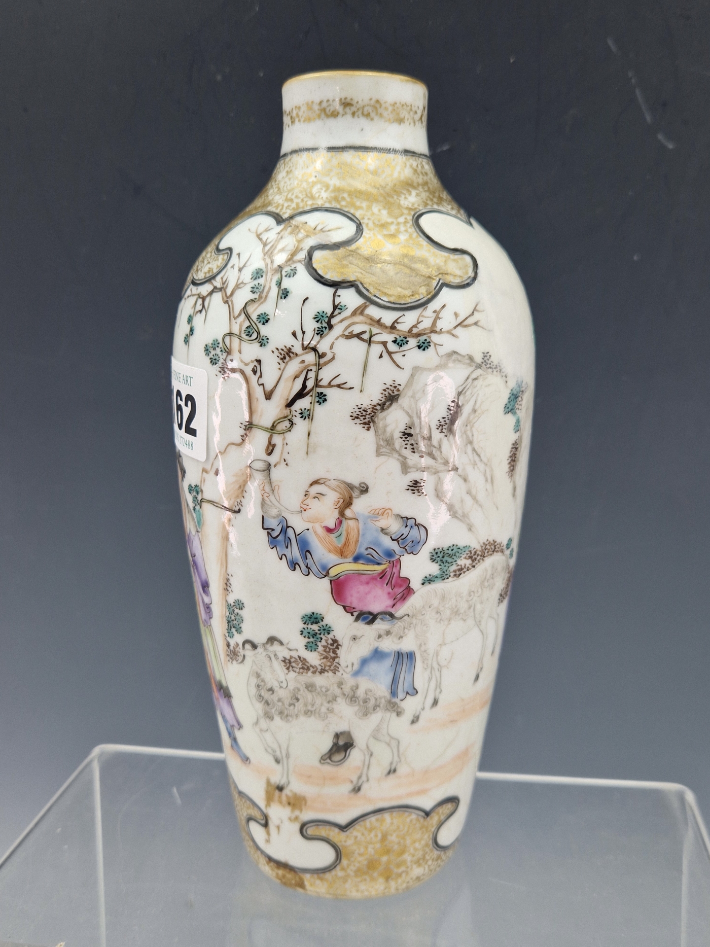 A LATE 18th C. CHINESE VASE PAINTED WITH GUANDI AND OTHER FIGURES IN A LANDSCAPE AND BETWEEN BLACK - Image 6 of 8