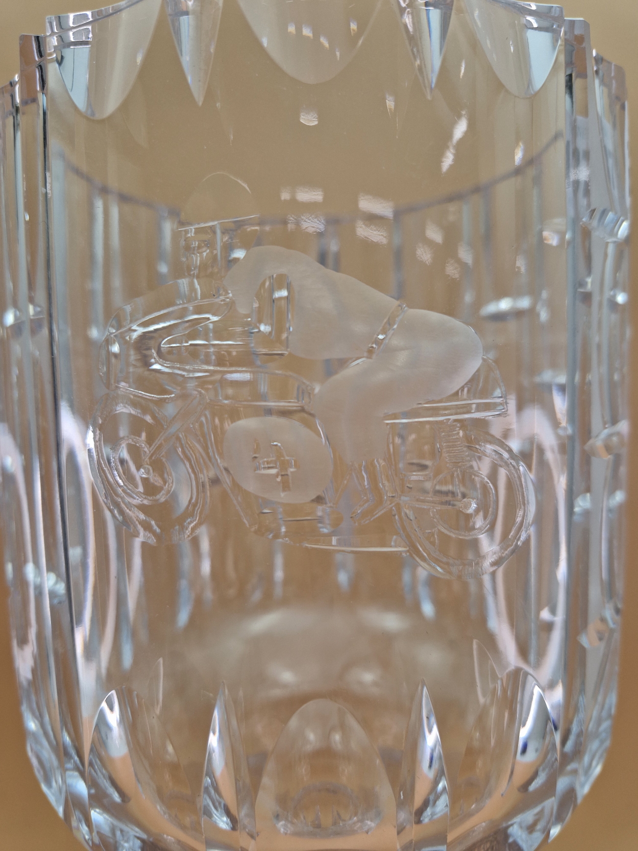 ROD GOULD. A LARGE GLASS TROPHY VASE PRESENTED TO ROD FOR 2ND PLACE IN THE 1972 YUGOSLAV GRAND - Image 2 of 5