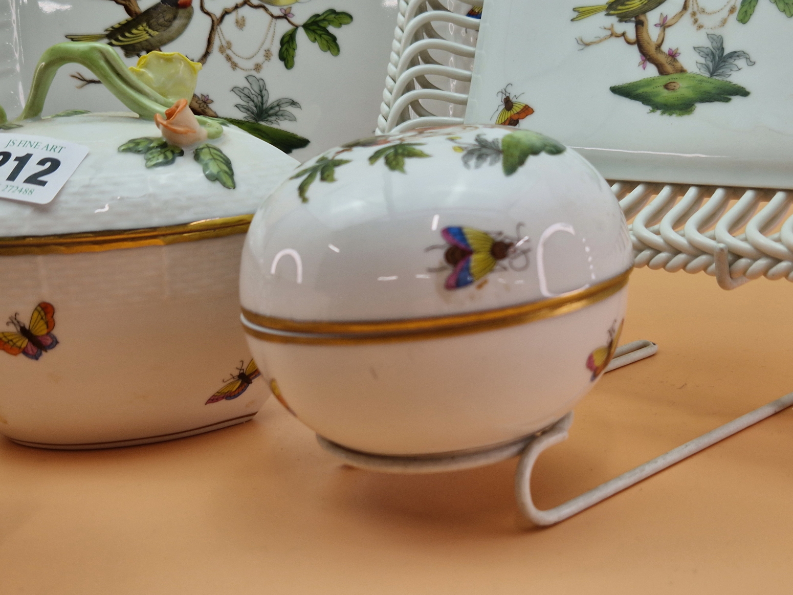 A COLLECTION OF HEREND: A BASKET, A BOWL, TWO COVERED BOXES, A TWO HANDLED PLATE AND ANOTHER WITH - Image 3 of 15