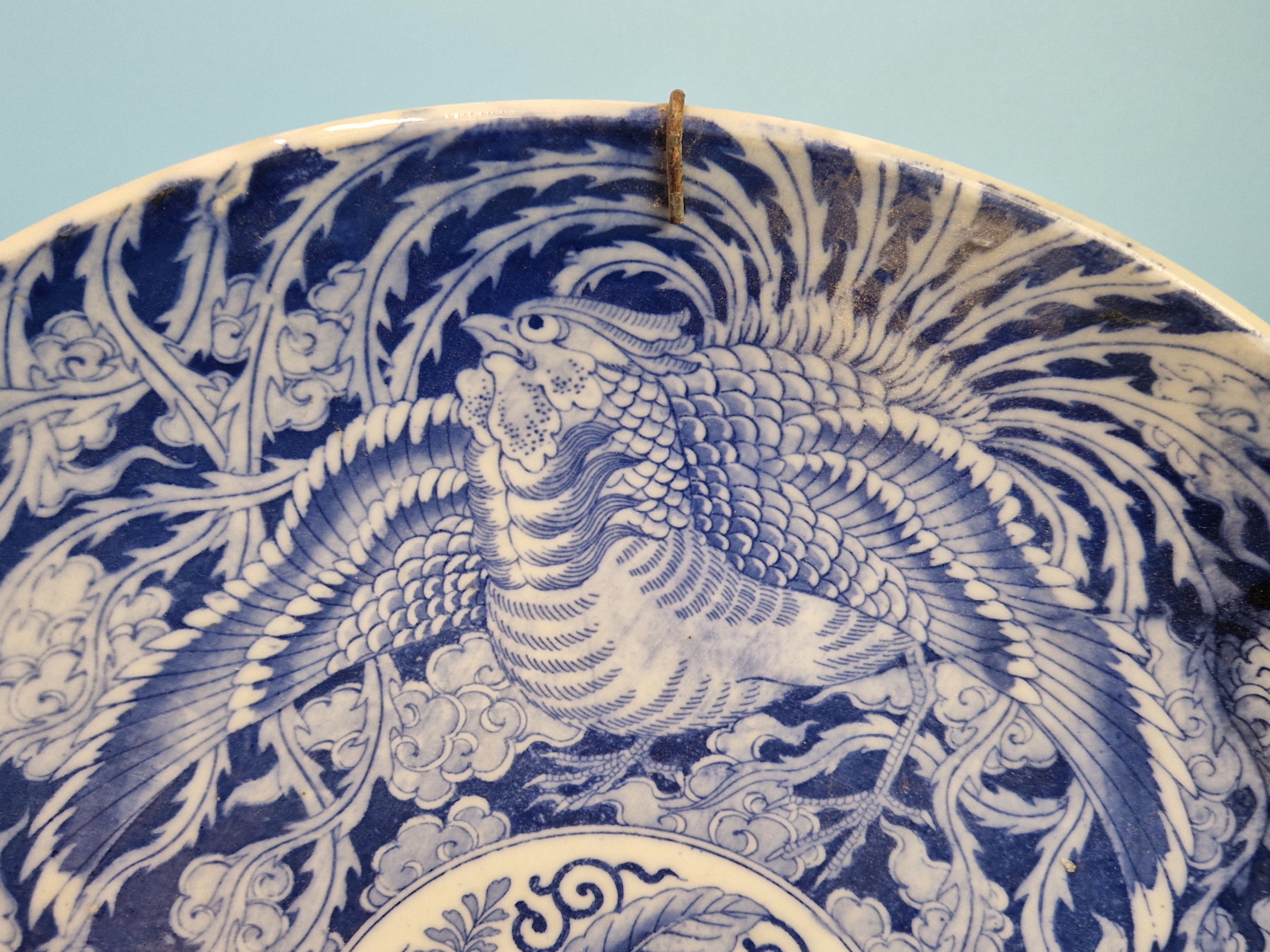 A PAIR OF JAPANESE BLUE AND WHITE CHARGERS PRINTED WITH DRAGONS AND PHOENIX ENCLOSING ROSETTES. Dia. - Image 6 of 11