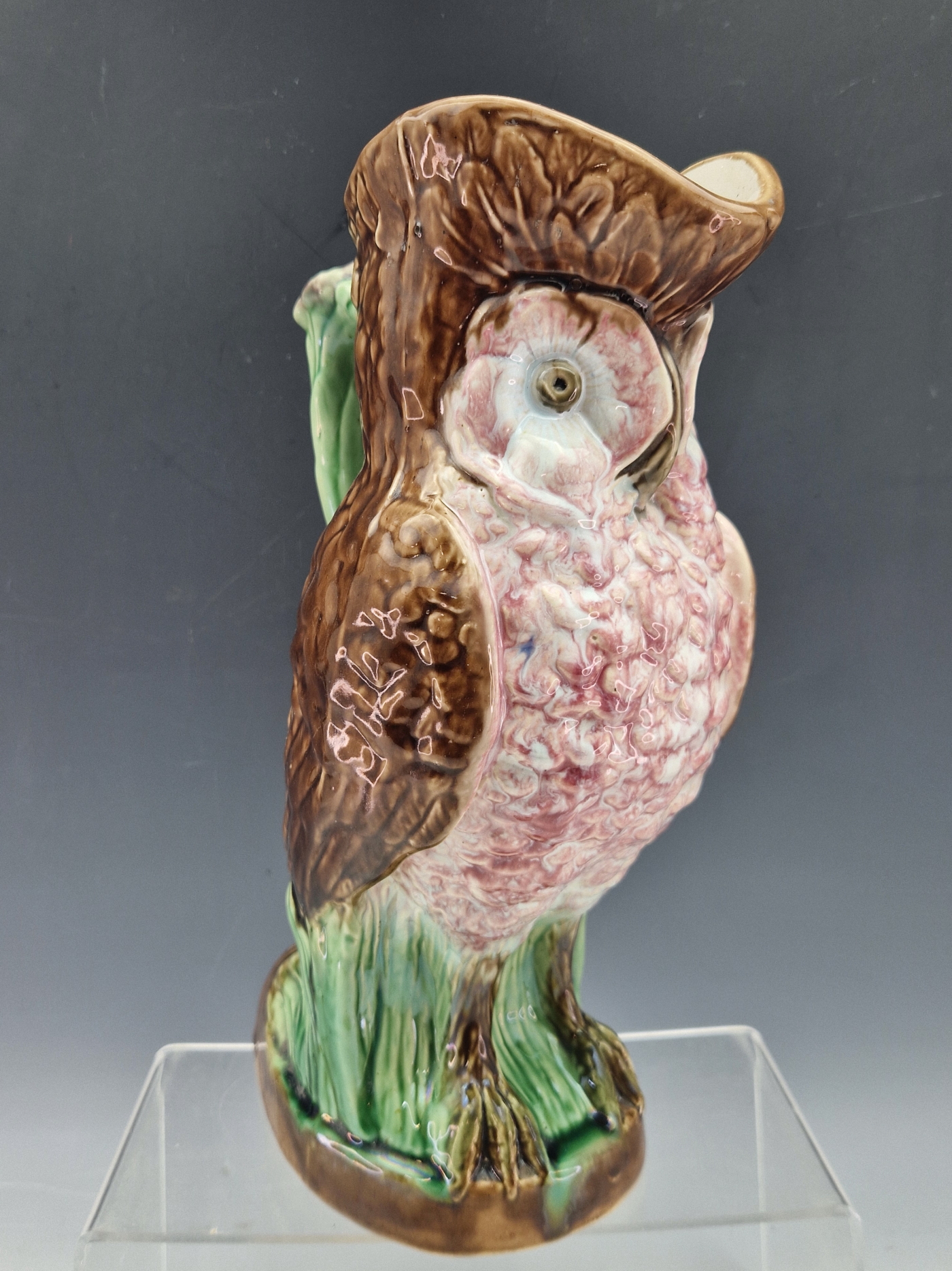 ATTRIBUTED TO GEORGE MORLEY & CO, A MAJOLICA OWL FORM JUG WITH A PINK FLOWER THUMBPIECE TO THE - Image 2 of 5