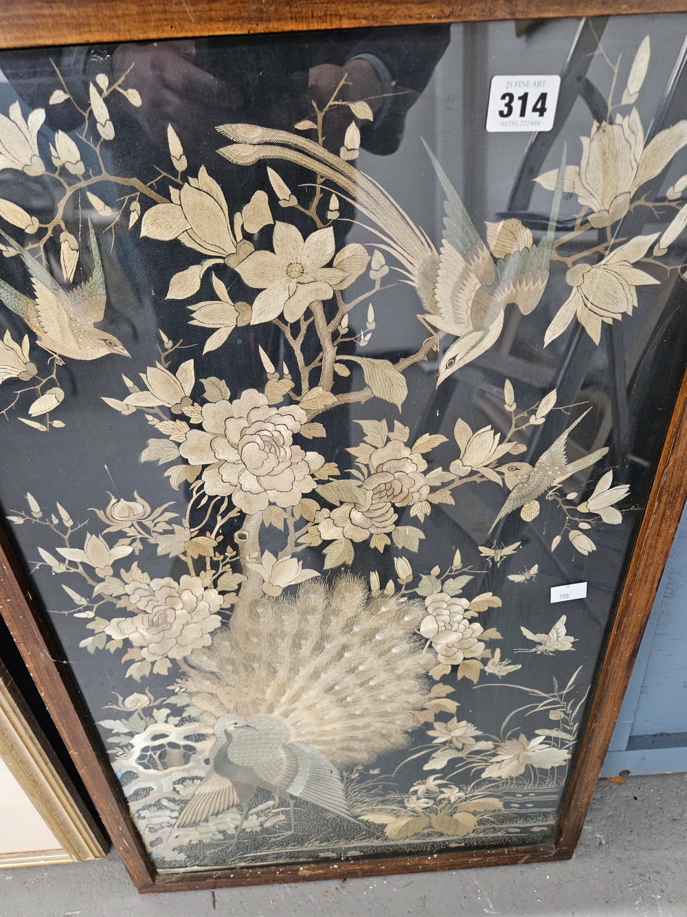 A FINE ORIENTAL SILK EMBROIDERED PANEL. - Image 2 of 12