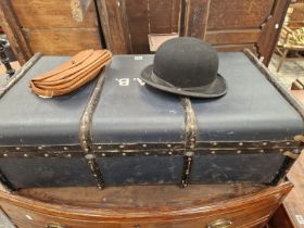AN IRON BOUND BLUE TRUNK, A PEEL & CO. BROWN LEATHER HANDBAG TOGETHER WITH A LOCK BLACK BOWLER HAT