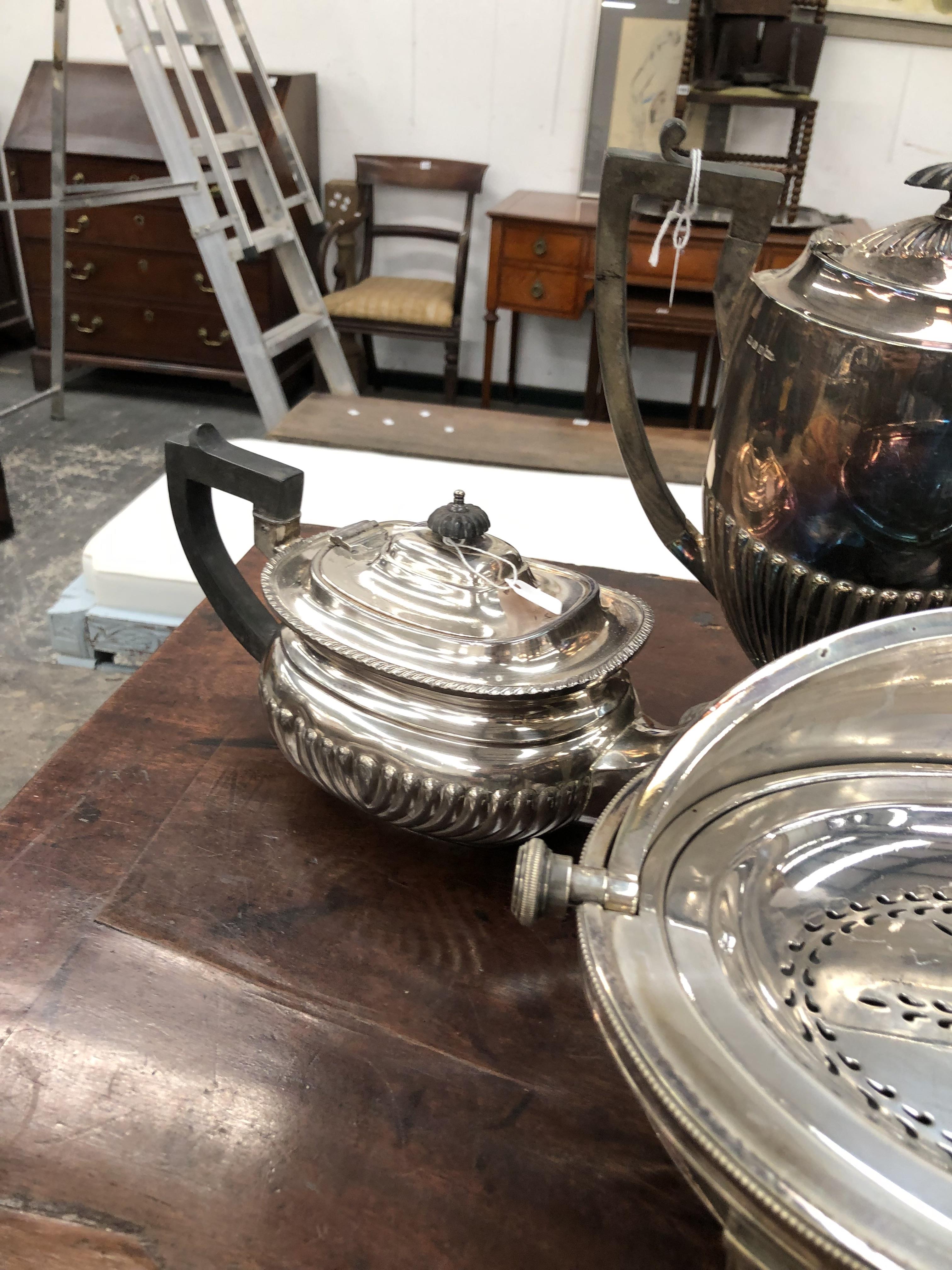 A COLLECTION OF ELKINGTON AND CO AND OTHER SILVER PLATED WARES TO INCLUDE A KETTLE AND BURNER STAND, - Image 5 of 6