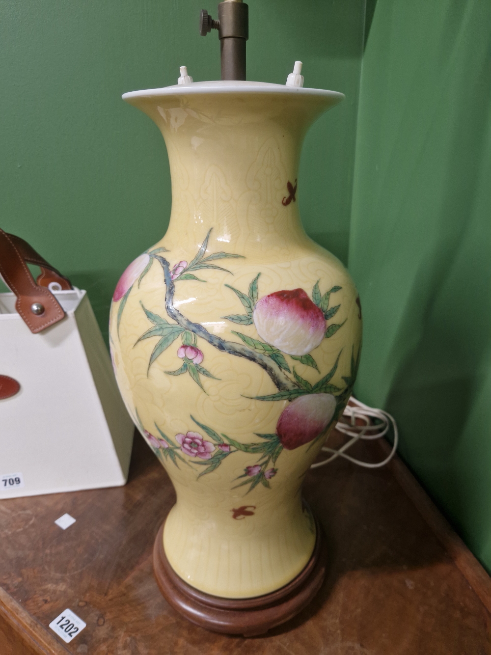 A LARGE ORIENTAL VASE WITH YELLOW GROUND AND FRUIT TREE DECORATION- LATER MOUNTED AS A LAMP. - Image 11 of 27