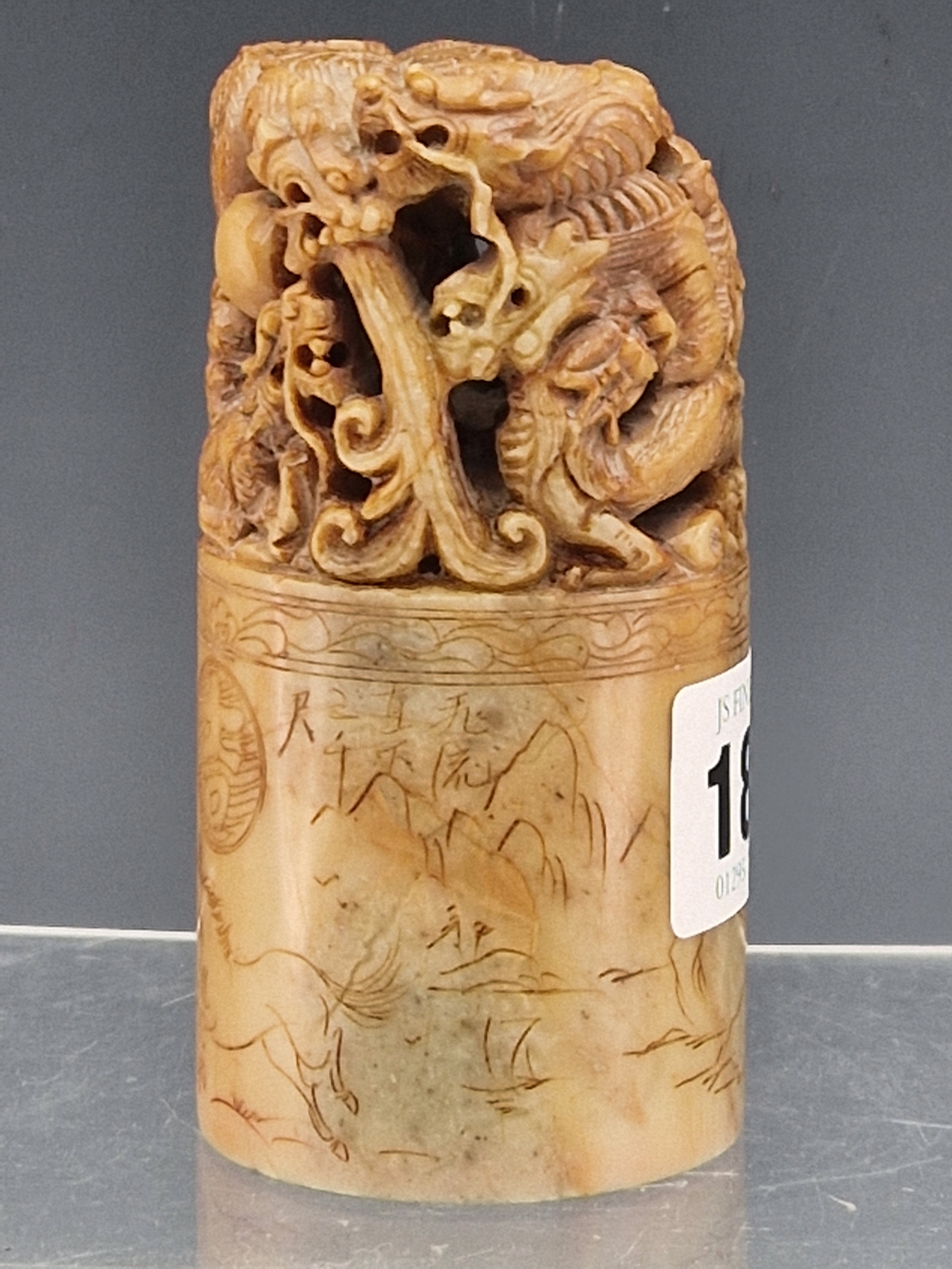 A CHINESE PINK/BROWN SOAPSTONE CYLINDRICAL SEAL PIERCED AND CARVED WITH DRAGONS CHASING A PRECIOUS - Image 8 of 10