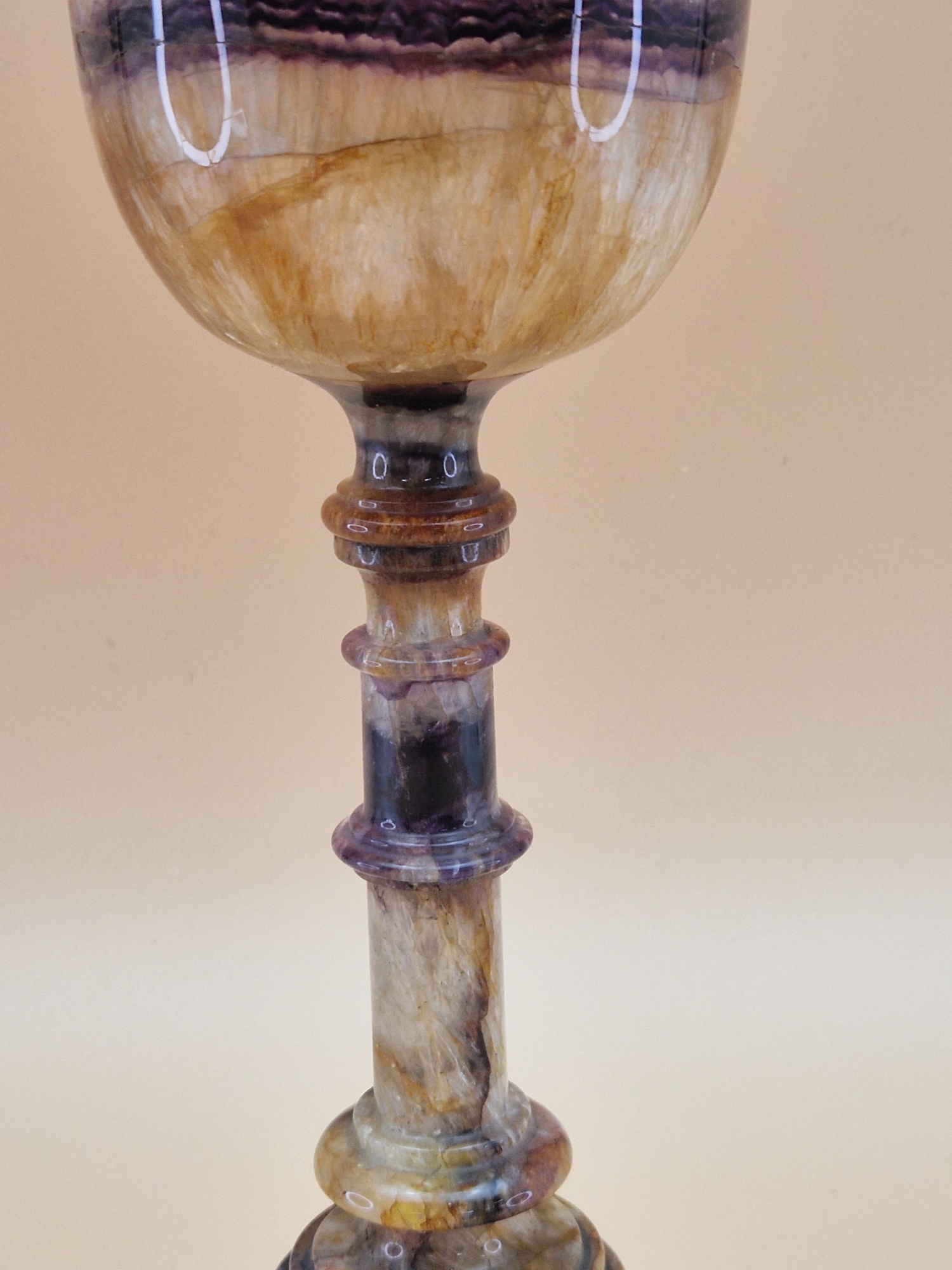 A BLUE JOHN GOBLET, THE BOWL WITH A CENTRAL PURPLE BAND AND RAISED ON A TURNED STEM WITH A - Image 3 of 12