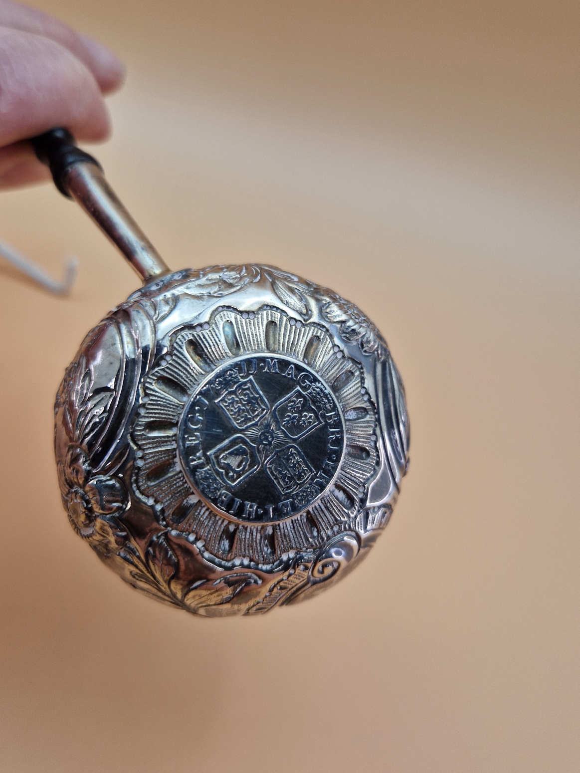 A TODDY LADLE INSET WITH A QUEEN ANNE COIN AND WITH AN EBONY HANDLE - Image 4 of 4