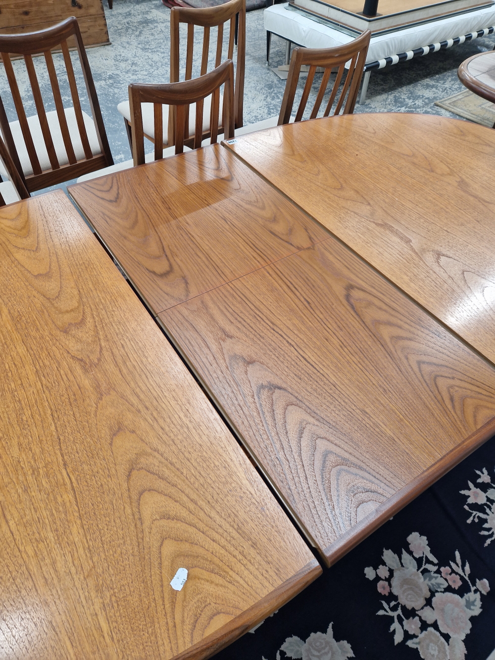A G- PLAN TEAK EXTENDING DINING TABLE WITH MATCHING HIGH BACK CHAIRS. - Image 8 of 12