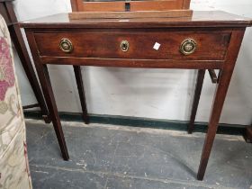 AN EARLY 19th C. MAHOGANY SIDE TABLE WITH A SINGLE DRAWER AND ON TAPERING SQUARE LEGS. W 77 x D 34.5