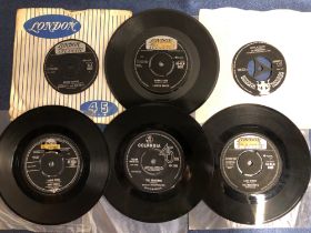 SOUL - 6 x 7" SINGLE RECORDS INCLUDING: LAVERN BAKER - BUMBLE BEE, LONDON HLK-9252, BOOKER T & THE