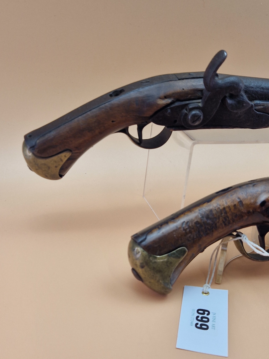A PAIR OF SWEDISH PERCUSSION CAP PISTOLS WITH BRASS MOUNTED BUTTS, TRIGGER GUARDS AND MUZZLES - Image 5 of 9