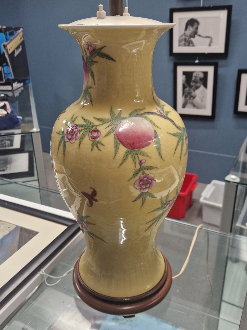A LARGE ORIENTAL VASE WITH YELLOW GROUND AND FRUIT TREE DECORATION- LATER MOUNTED AS A LAMP. - Image 6 of 27