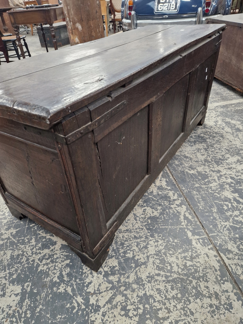 AN 18TH CENTURY OAK PANEL FRONT COFFER. - Image 5 of 5