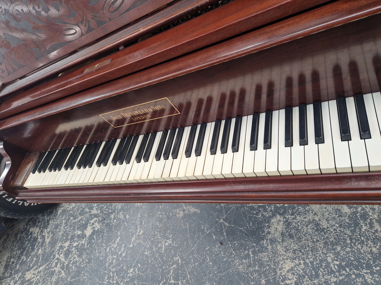 A MAHOGANY CASED GRAND PIANO BY JOHN BRINSMEAD & SONS - Image 9 of 10