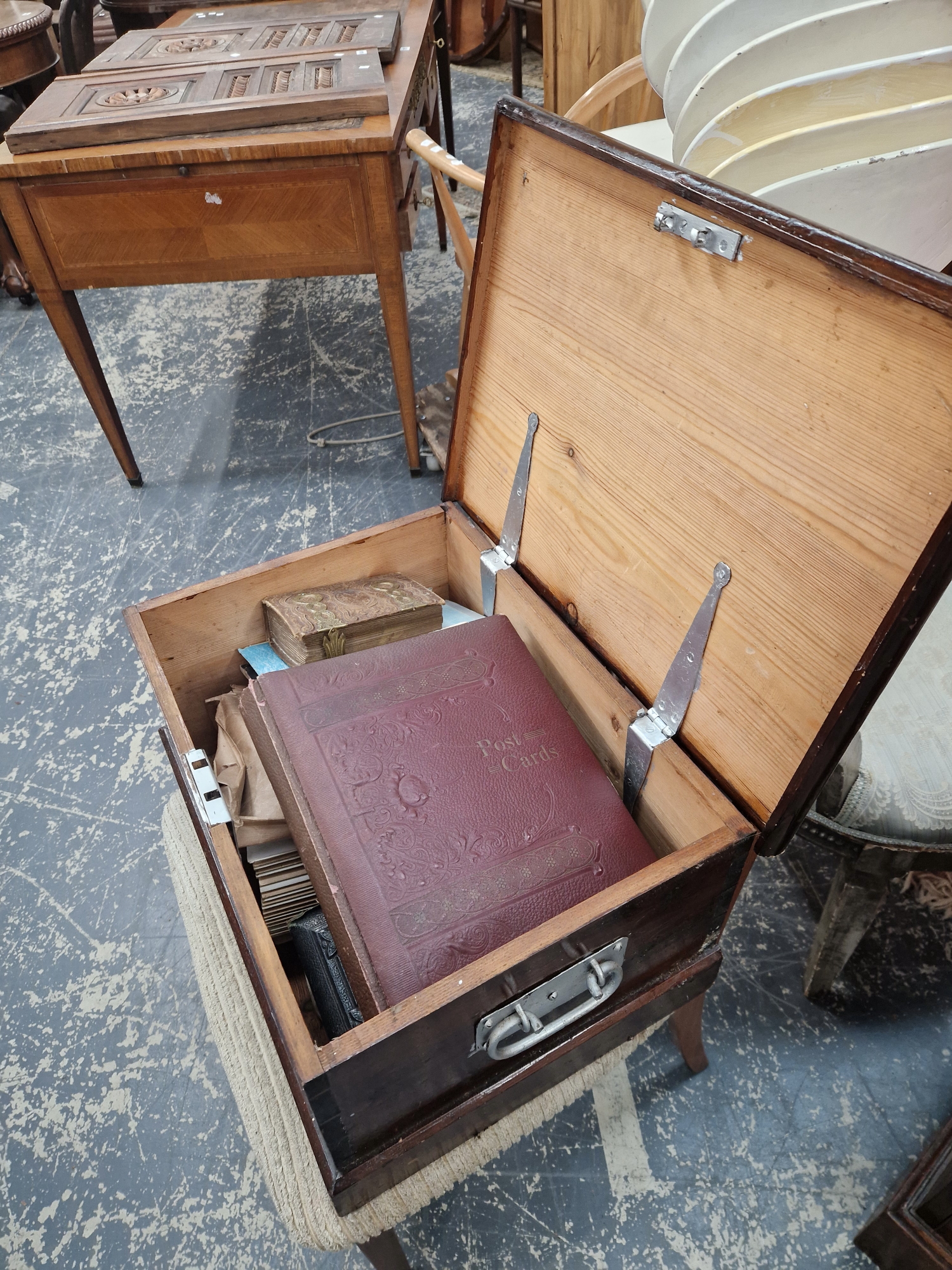 A STAINED PINE BOX WITH SILVERED IRON HANDLES AND CONTAINING LATE VICTORIAN PHOTOGRAPH ALBUMS AND - Image 4 of 5