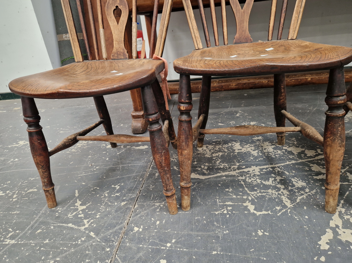 A SET OF FOUR WHEEL BACKED WINDSOR CHAIRS - Image 7 of 7
