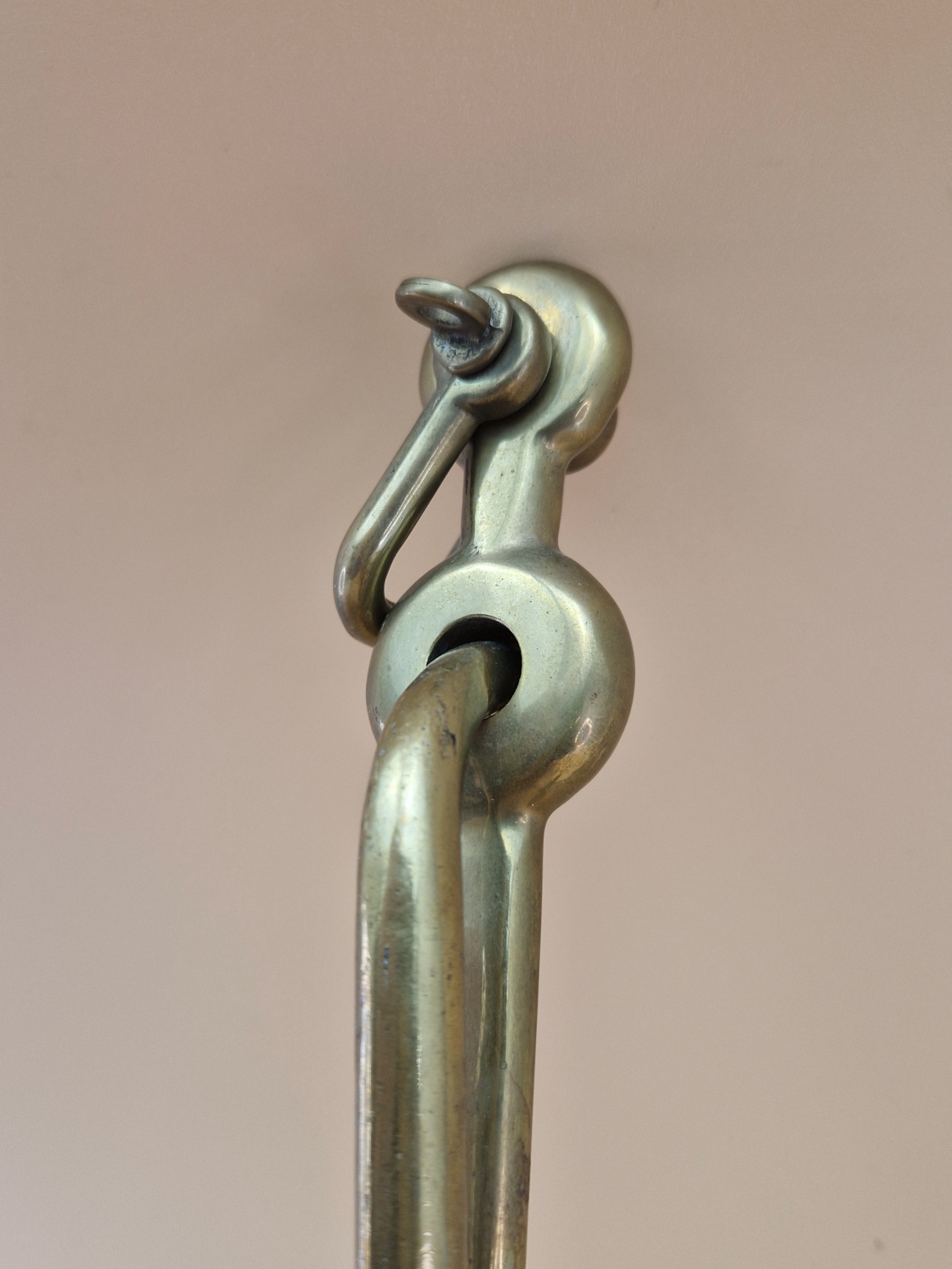 A BRASS MODEL OF A SHIPS ANCHOR. 31cms. - Image 4 of 4