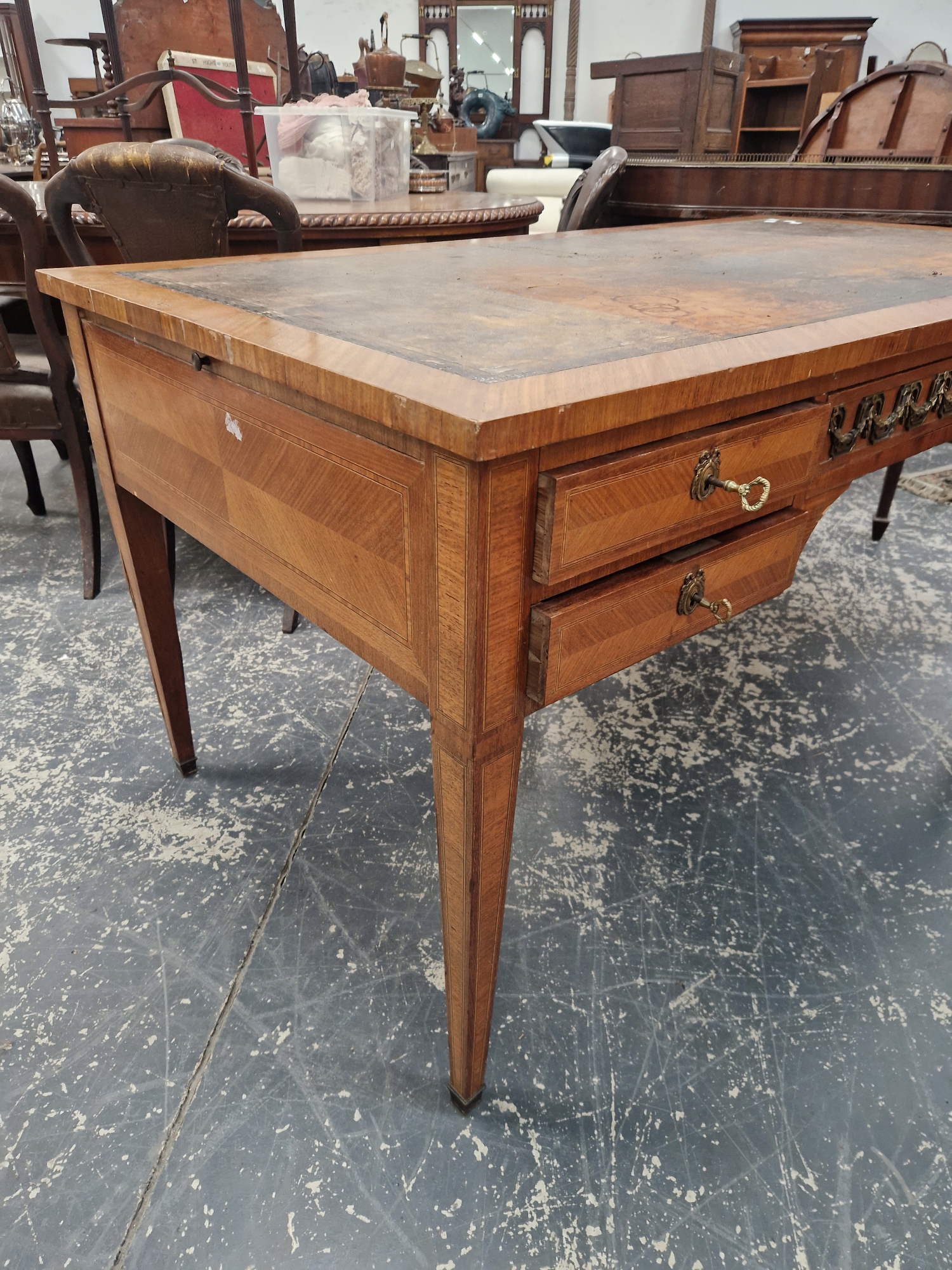 A LATE 19th/EARLY 20th C. FRENCH ROSEWOOD WRITING TABLE, THE LEATHER INSET TOP ABOVE FIVE BANDED - Image 2 of 9