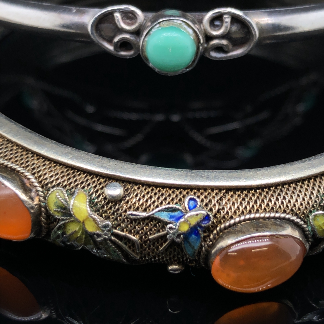 AN ENAMEL BUTTERFLY AND STONE SET SILVER HINGED BANGLE, A MEXICAN SILVER BANGLE AND ONE OTHER SILVER - Image 6 of 6