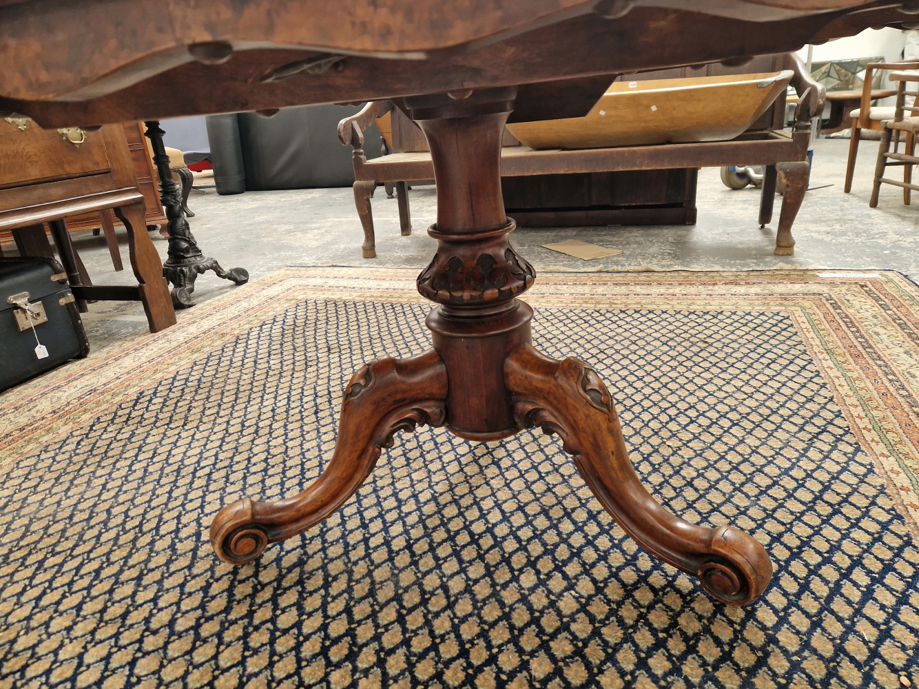 A 19th C. BURR WALNUT BREAKFAST TABLE, WITH LABLE FOR DRUCE AND CO. THE CIRCULAR TOP ON A COLUMN AND - Image 2 of 8