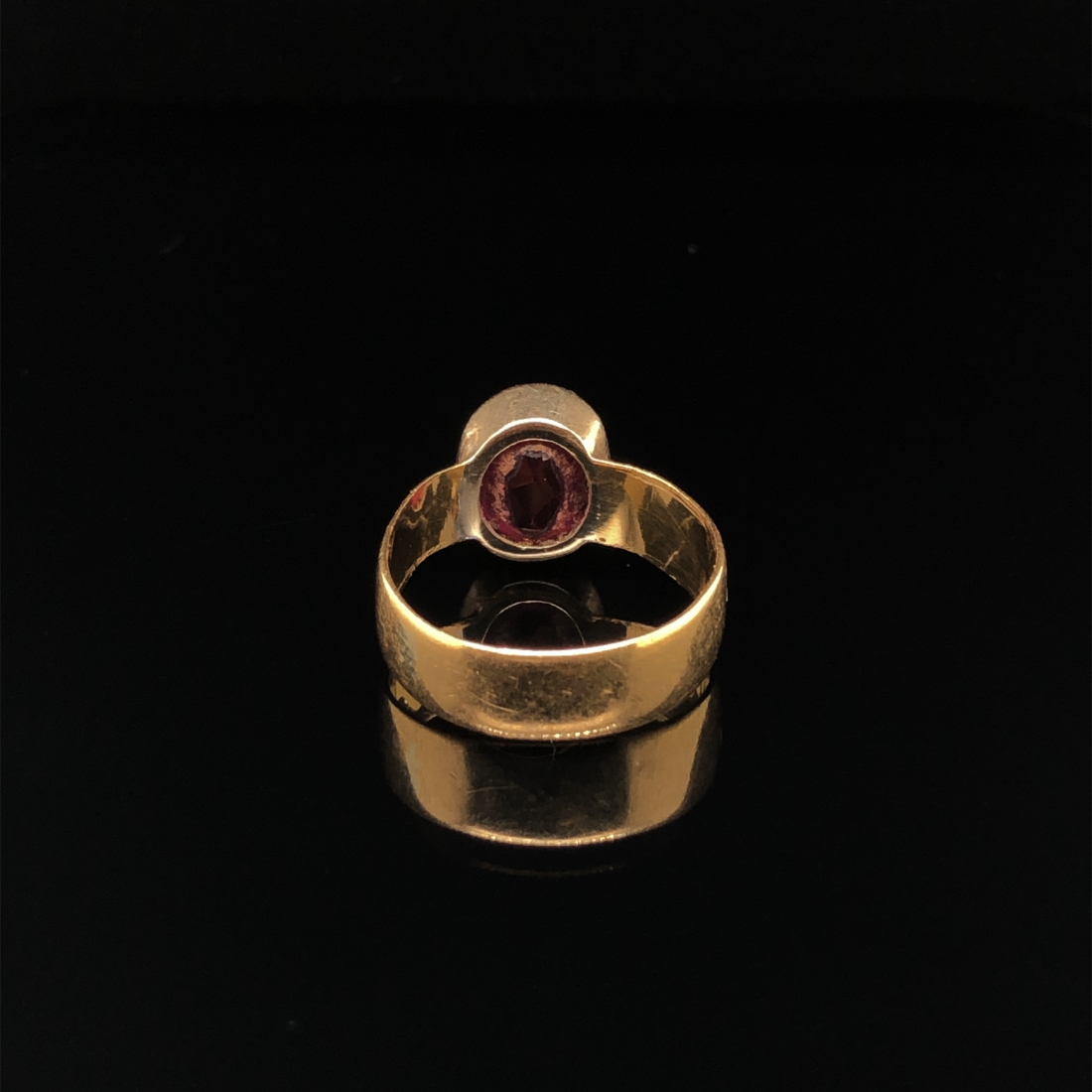 AN ANTIQUE 22ct HALLMARKED GOLD GEMSET RING, WITH A 10ct GOLD SETTING. DATED 1908, BIRMINGHAM. - Image 5 of 10