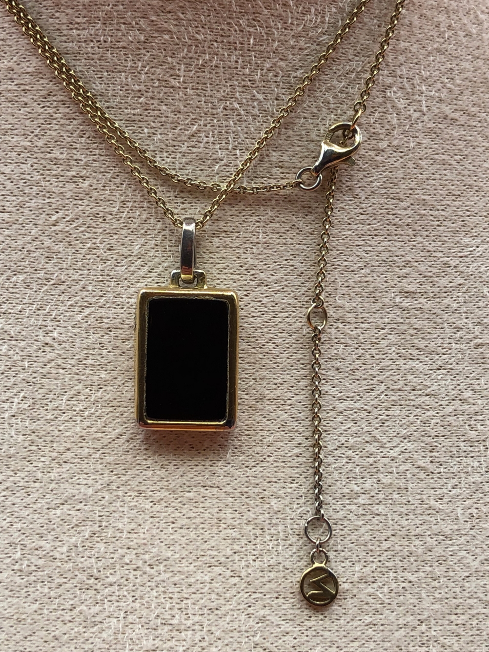 A MONICA VINADER SIREN TEARDROP PENDANT AND CHAIN TOGETHER WITH A MEJURI BLACK ONYX AND SILVER - Image 2 of 8