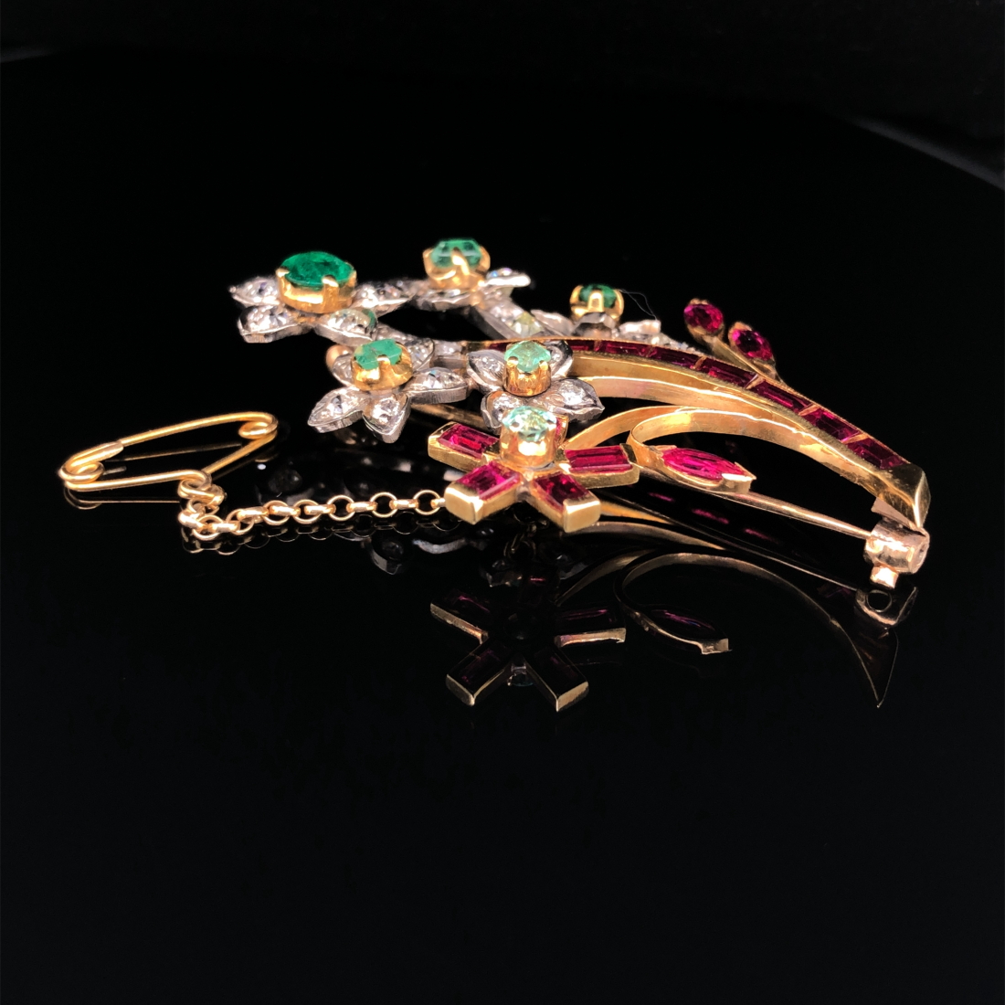 A 20th CENTURY DIAMOND, EMERALD AND RUBY SPRAY BROOCH. THE BROOCH UNHALLMARKED, ASSESSED VARIOUSLY - Image 6 of 6