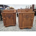 A PAIR OF OAK AND MARBLE TOPPED ART DECO BEDSIDE CABINETS.