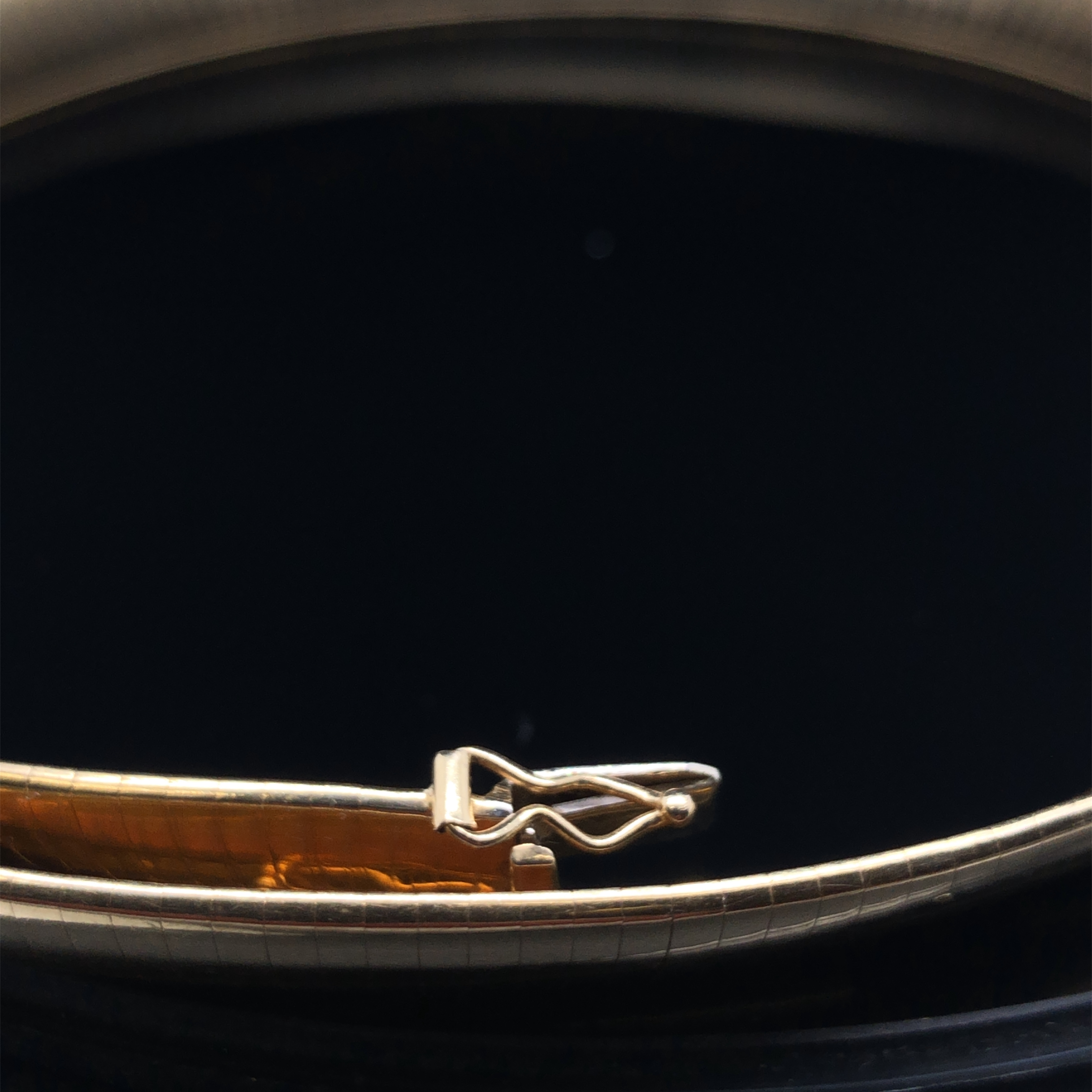 AN ITALIAN DESIGN FLAT COLLAR NECKLACE. THE CLASP STAMPED 14K, ITALY, WITH INDISTINCT MAKERS MARK. - Image 7 of 7
