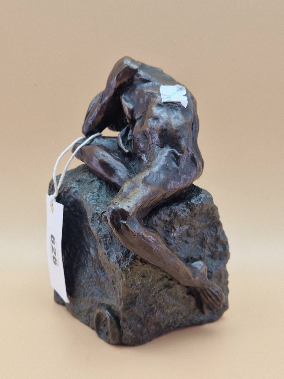 FELIPE GONZALEZ, A CONTEMPORARY BRONZE SCULPTURE OF A NAKED MAN CROUCHED ON A ROCK. H 18cms. - Image 6 of 7