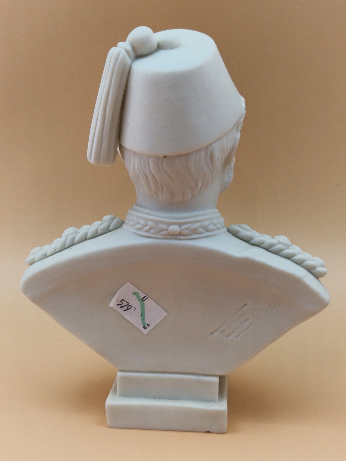 A ROBINSON & LEADBEATER PARIAN BUST OF LORD KITCHENER AFTER W C LAWTON. H 21cms TOGETHER WITH A GOSS - Image 5 of 5