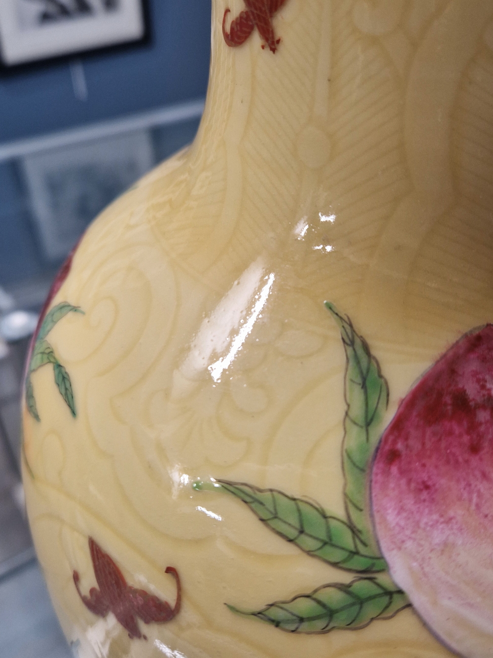 A LARGE ORIENTAL VASE WITH YELLOW GROUND AND FRUIT TREE DECORATION- LATER MOUNTED AS A LAMP. - Image 5 of 27