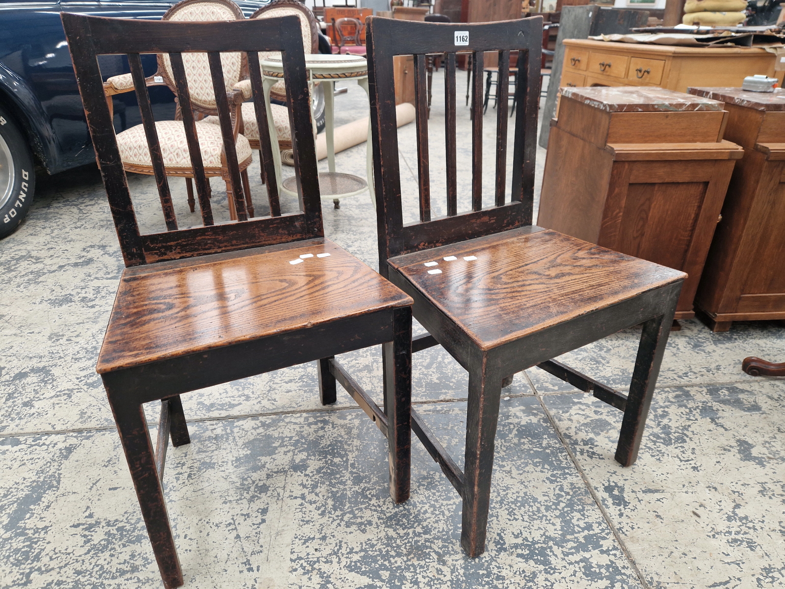 A PAIR OF GEORGIAN COUNTRY ASH SIDE CHAIRS. - Image 2 of 3