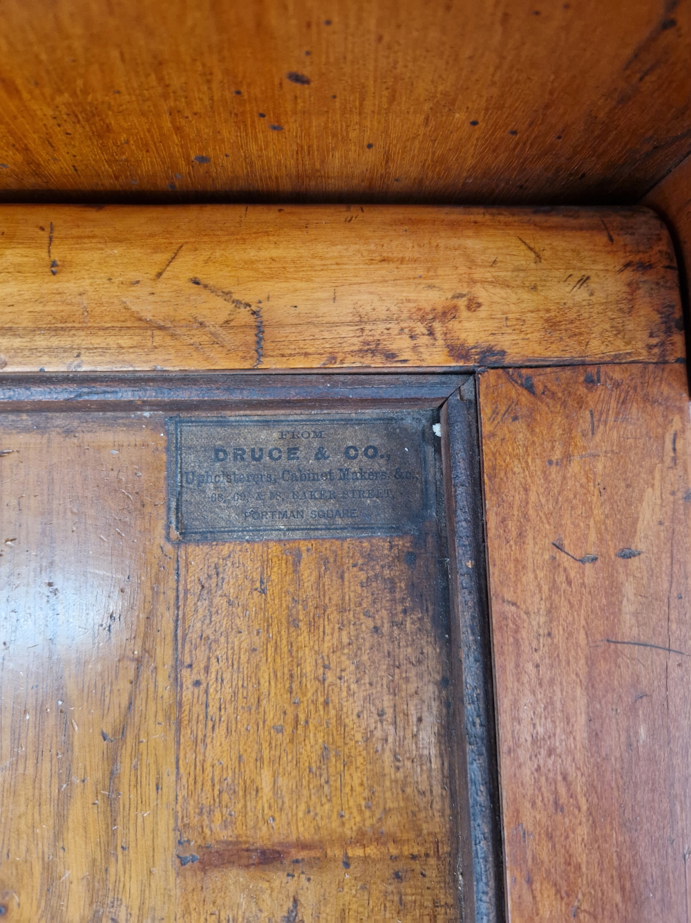 A 19th C. BURR WALNUT BREAKFAST TABLE, WITH LABLE FOR DRUCE AND CO. THE CIRCULAR TOP ON A COLUMN AND - Image 4 of 8