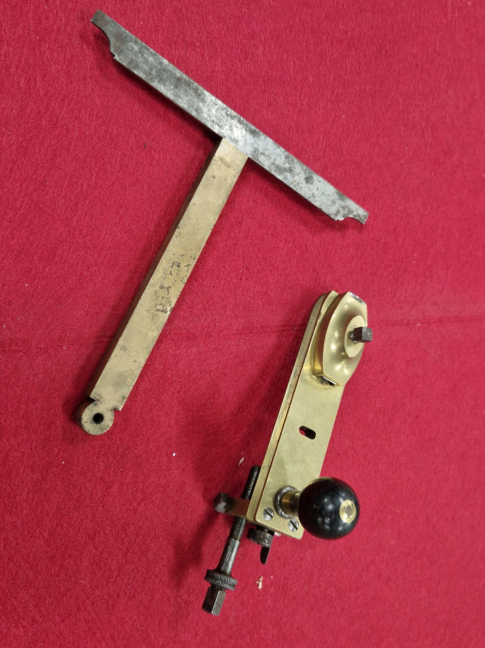 A RARE MID 19TH CENTURY BRASS AND IRON ORNAMENTAL TURNING LATHE SIGNED C. RICH, 44 DENMARK STREET - Image 28 of 77