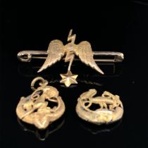 AN 18ct STAMPED BAR BROOCH, SPONSOR INITIALS TO REVERSE BUT NOT CLEAR TO READ, POSSIBLY G.E?.& CO.