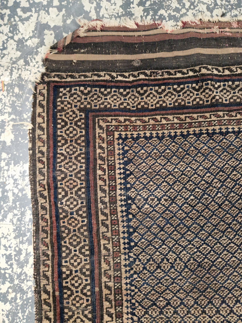 AN ANTIQUE BELOUCH RUG 170 x 116 cm. - Image 5 of 6
