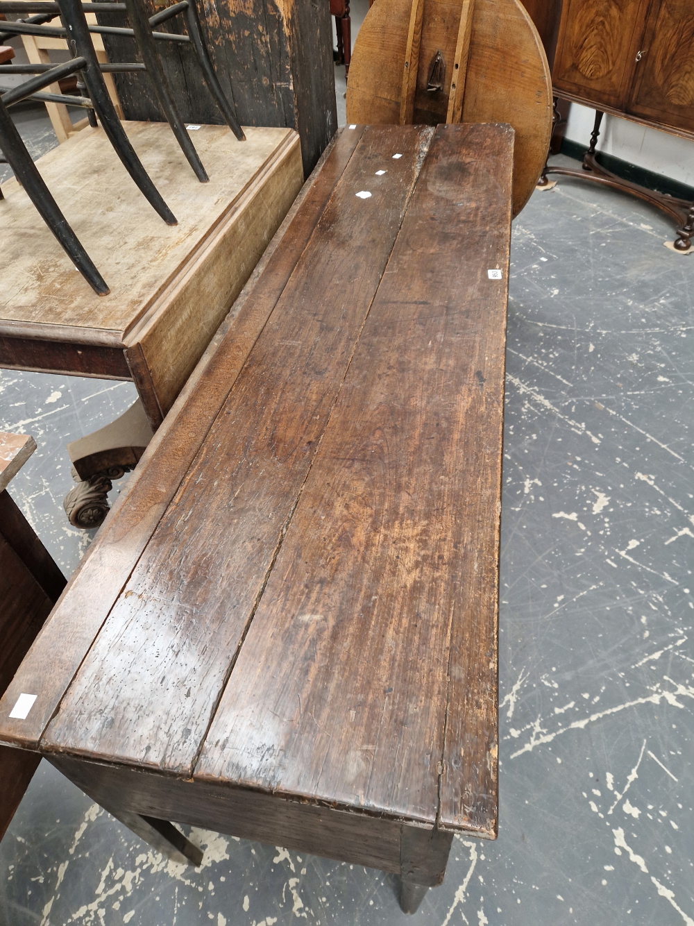 A 19th C. OAK THREE DRAWER DRESSER ON TAPERING CYLINDRICAL FRONT LEGS. W 172 x D 49 x H 70cms. - Image 4 of 4