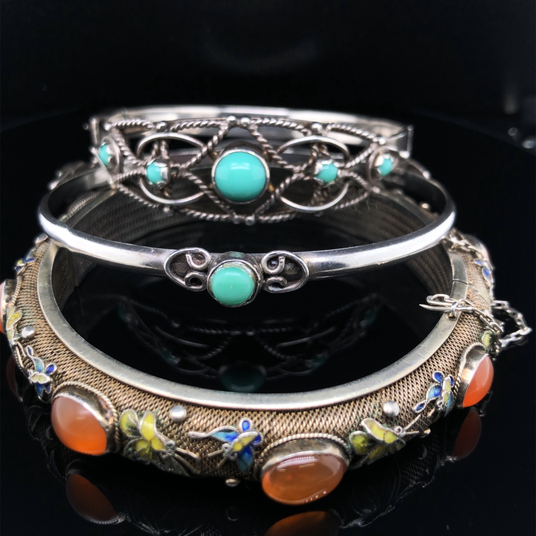 AN ENAMEL BUTTERFLY AND STONE SET SILVER HINGED BANGLE, A MEXICAN SILVER BANGLE AND ONE OTHER SILVER - Image 4 of 6