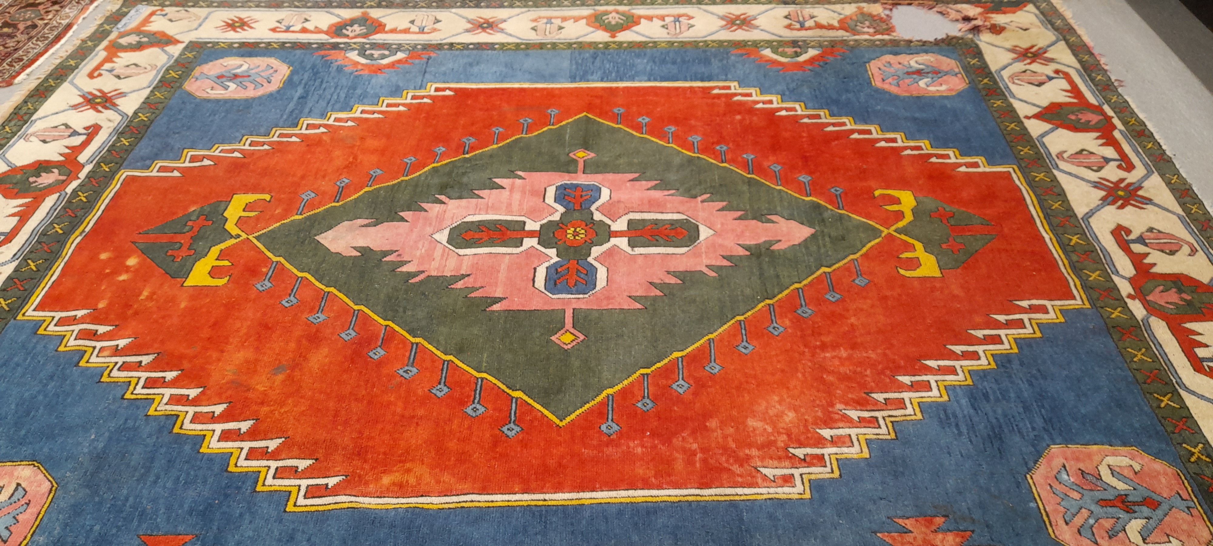 A TURKISH CARPET OF TRIBAL DESIGN 369 x 300 cm - Image 2 of 8