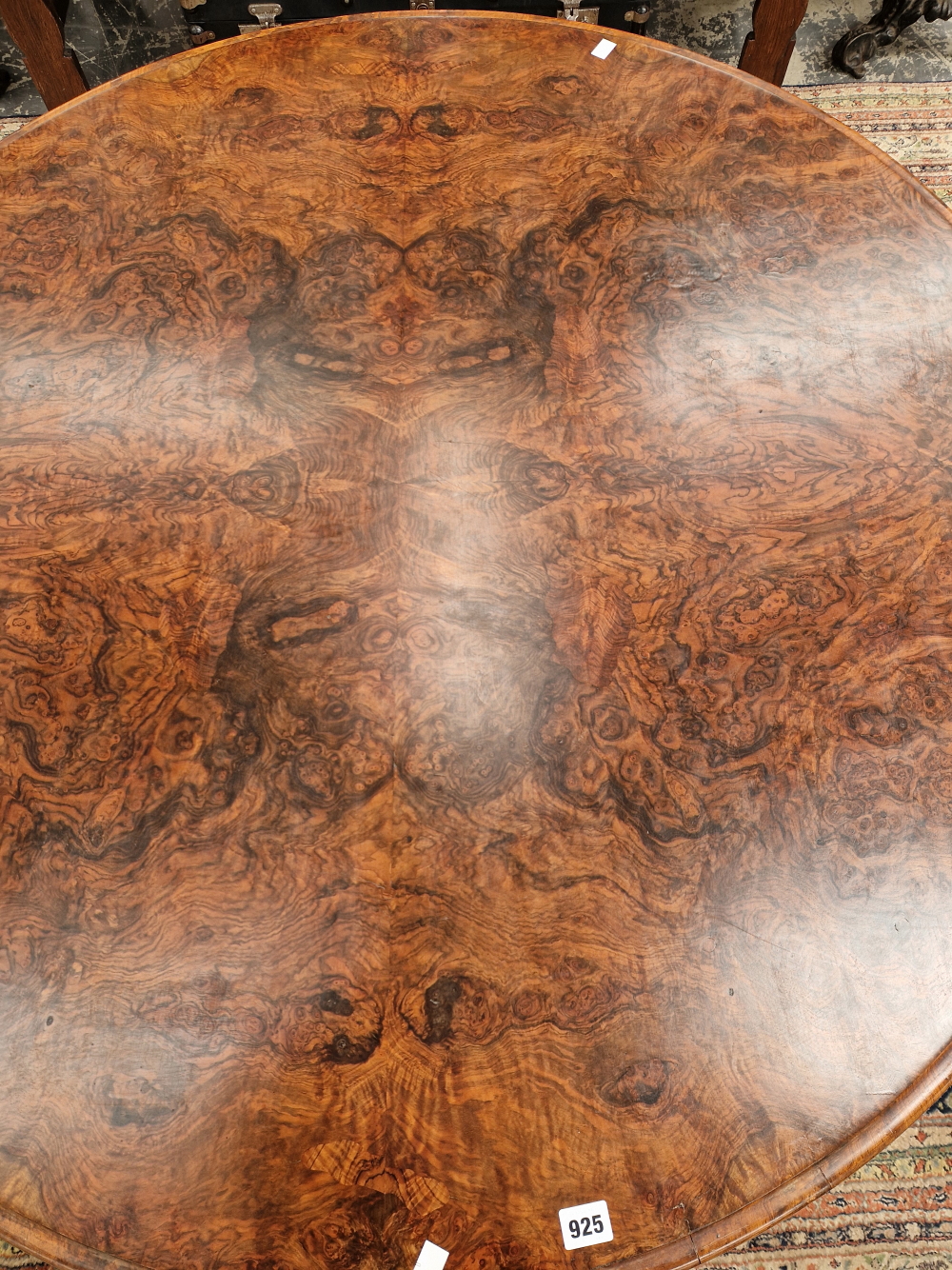 A 19th C. BURR WALNUT BREAKFAST TABLE, WITH LABLE FOR DRUCE AND CO. THE CIRCULAR TOP ON A COLUMN AND - Image 7 of 8